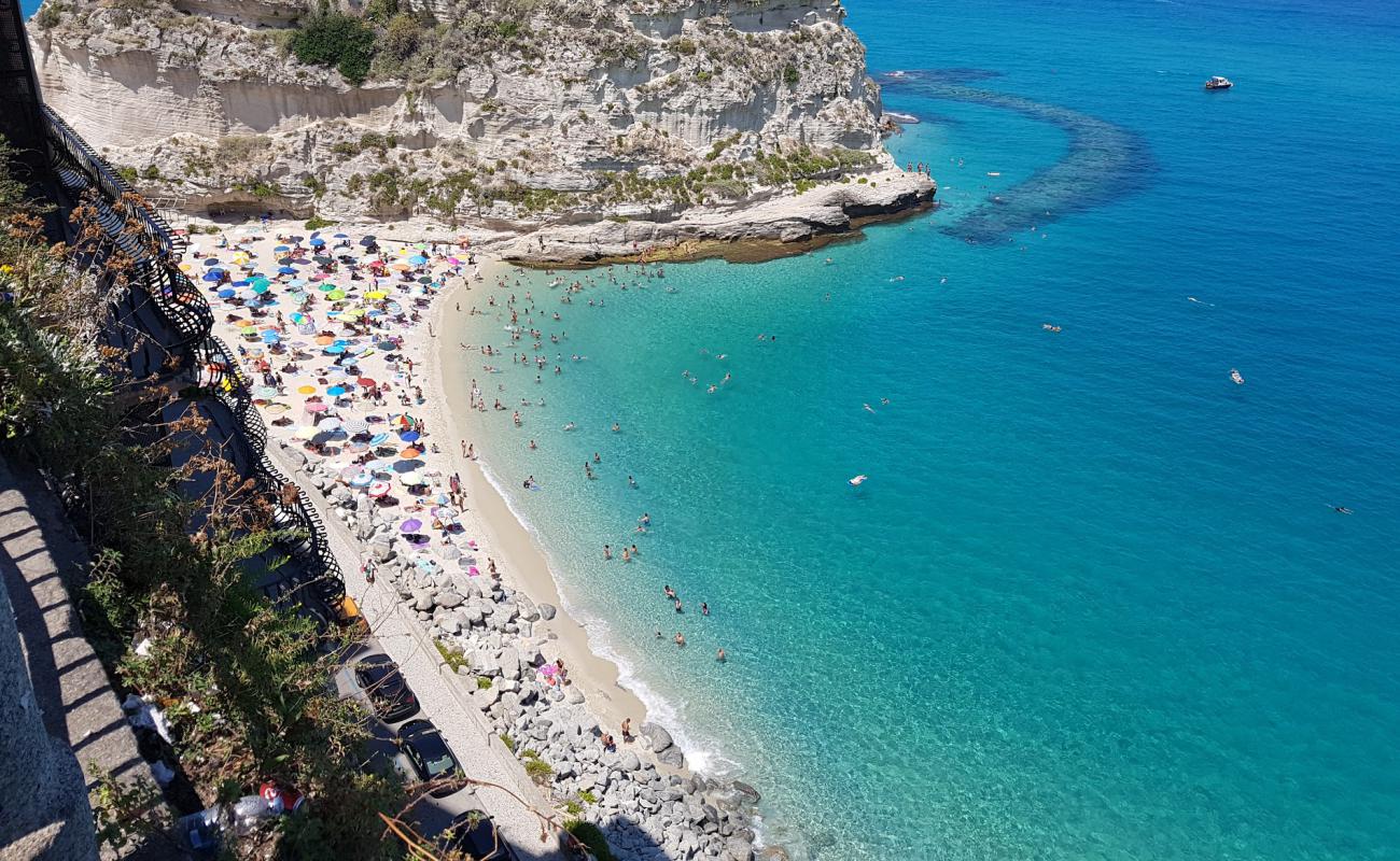 Foto af Spiaggia della Rotonda med lys sand overflade