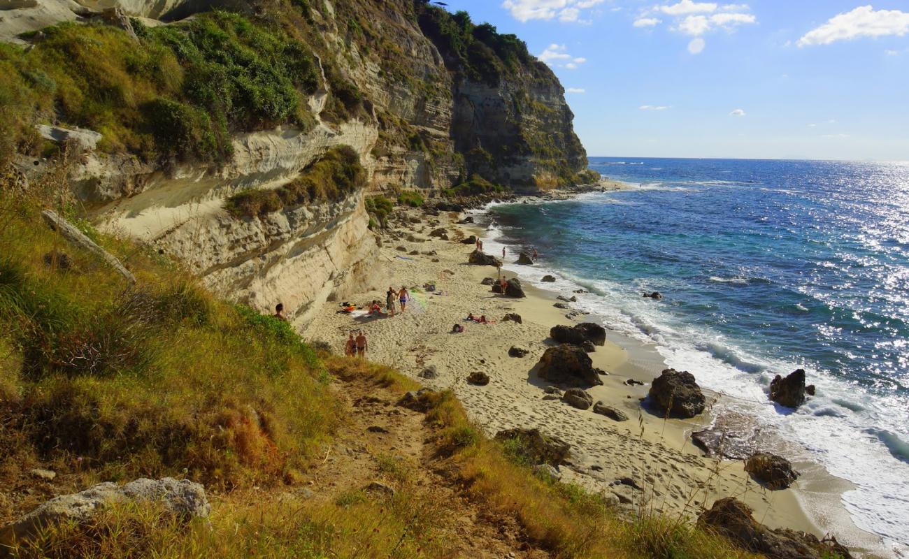 Foto af Spiaggia nascosta med lys sand overflade