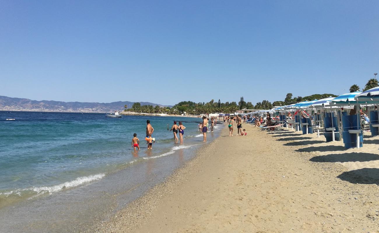 Foto af Archi beach med brunt sand overflade