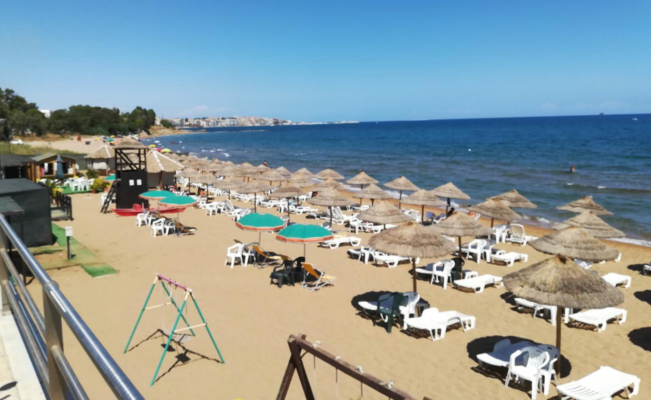 Foto af Spiaggia di Via Poseidonia med brunt sand overflade