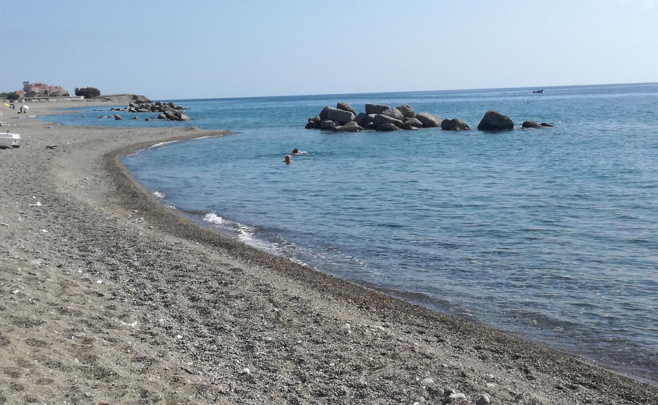 Foto af Ciro' Marina beach med let fin sten overflade