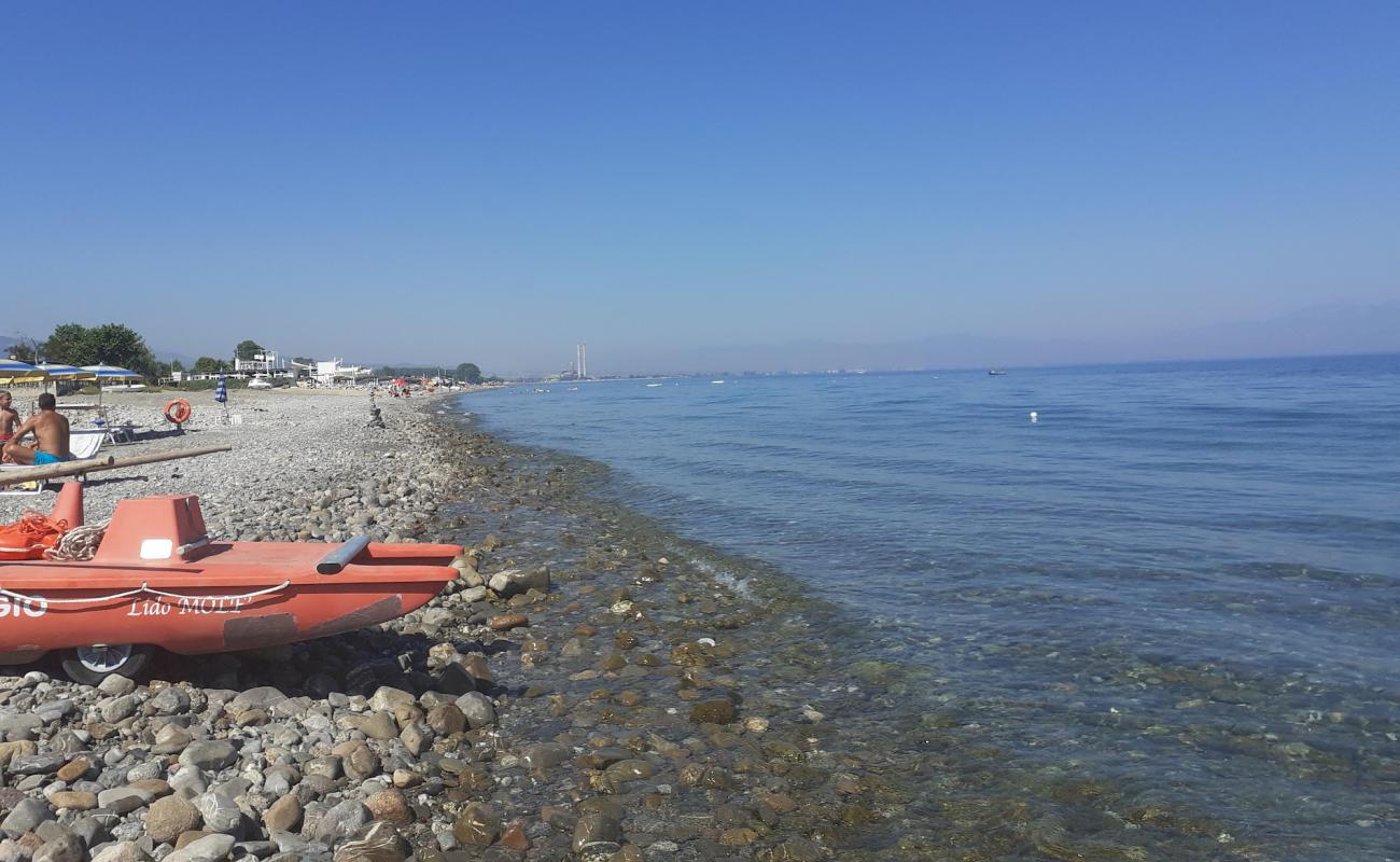 Foto af Gallarate beach med gråt sand og småsten overflade