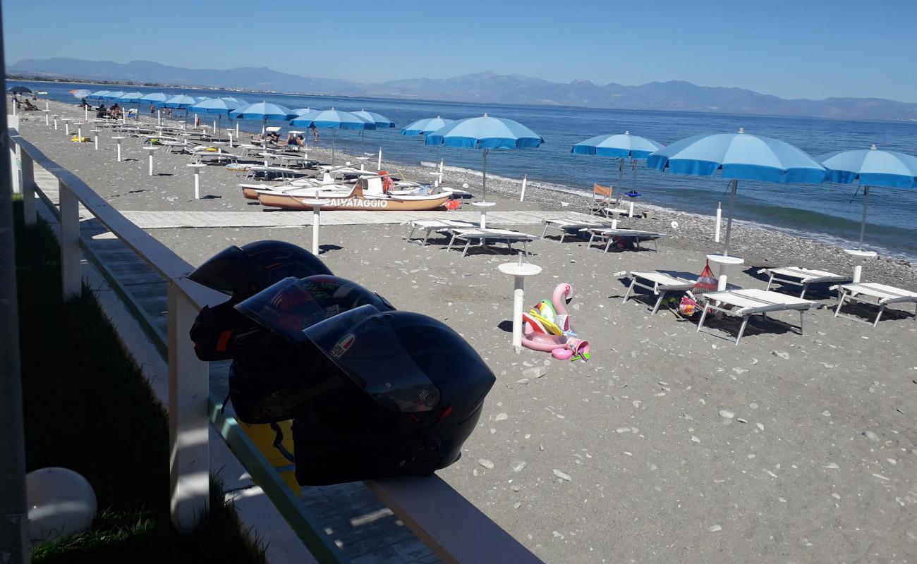 Foto af Gallarate beach II med gråt sand og småsten overflade