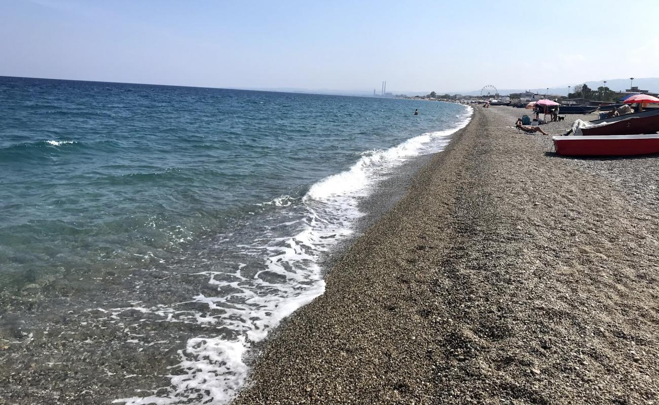 Foto af Schiavonea beach med brun fin sten overflade