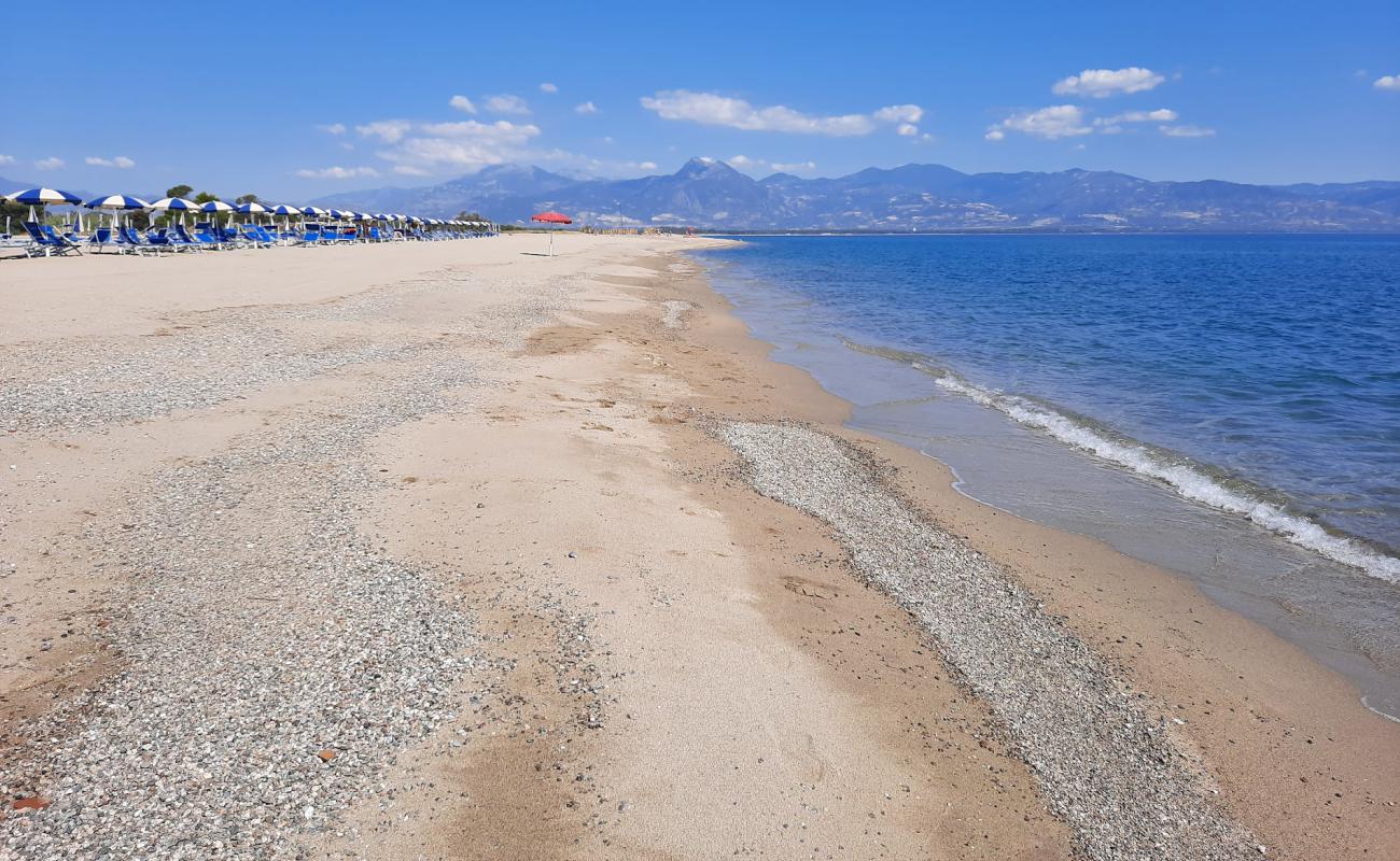 Foto af Spiaggia dei Laghi med lys sand overflade