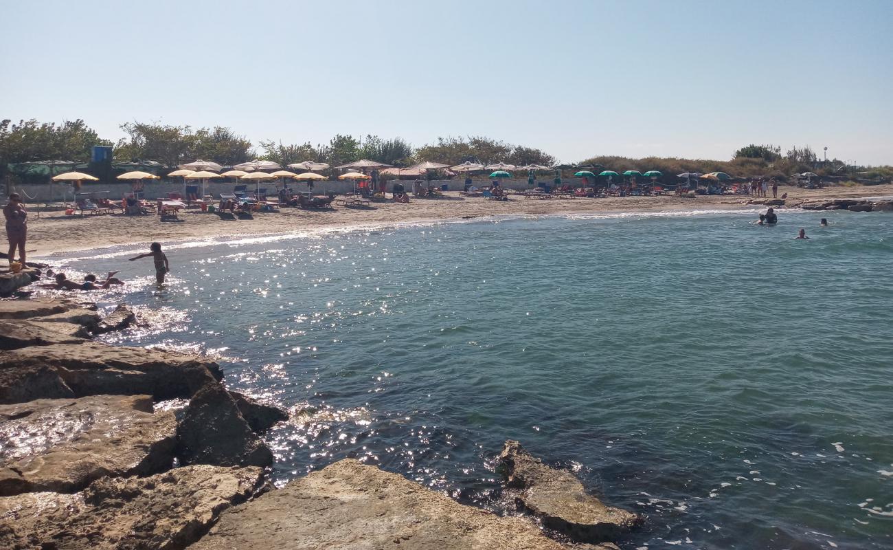 Foto af Zapponeta Beach med brunt sand overflade