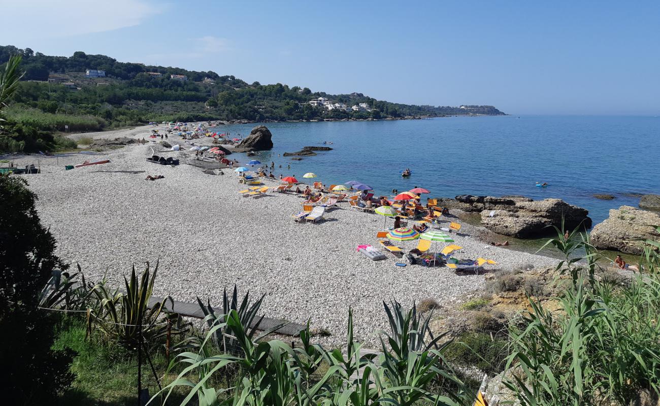 Foto af Spiaggia di San Nicola med let sten overflade