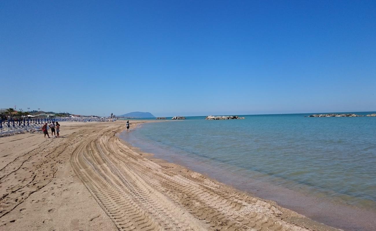 Foto af Porto Potenza Picena med lys sand overflade