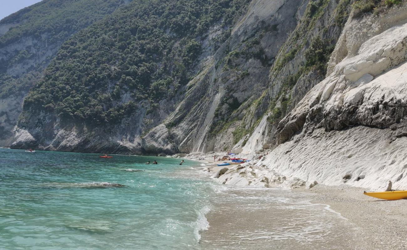 Foto af Spiaggia Sassi Bianchi med hvid sten overflade