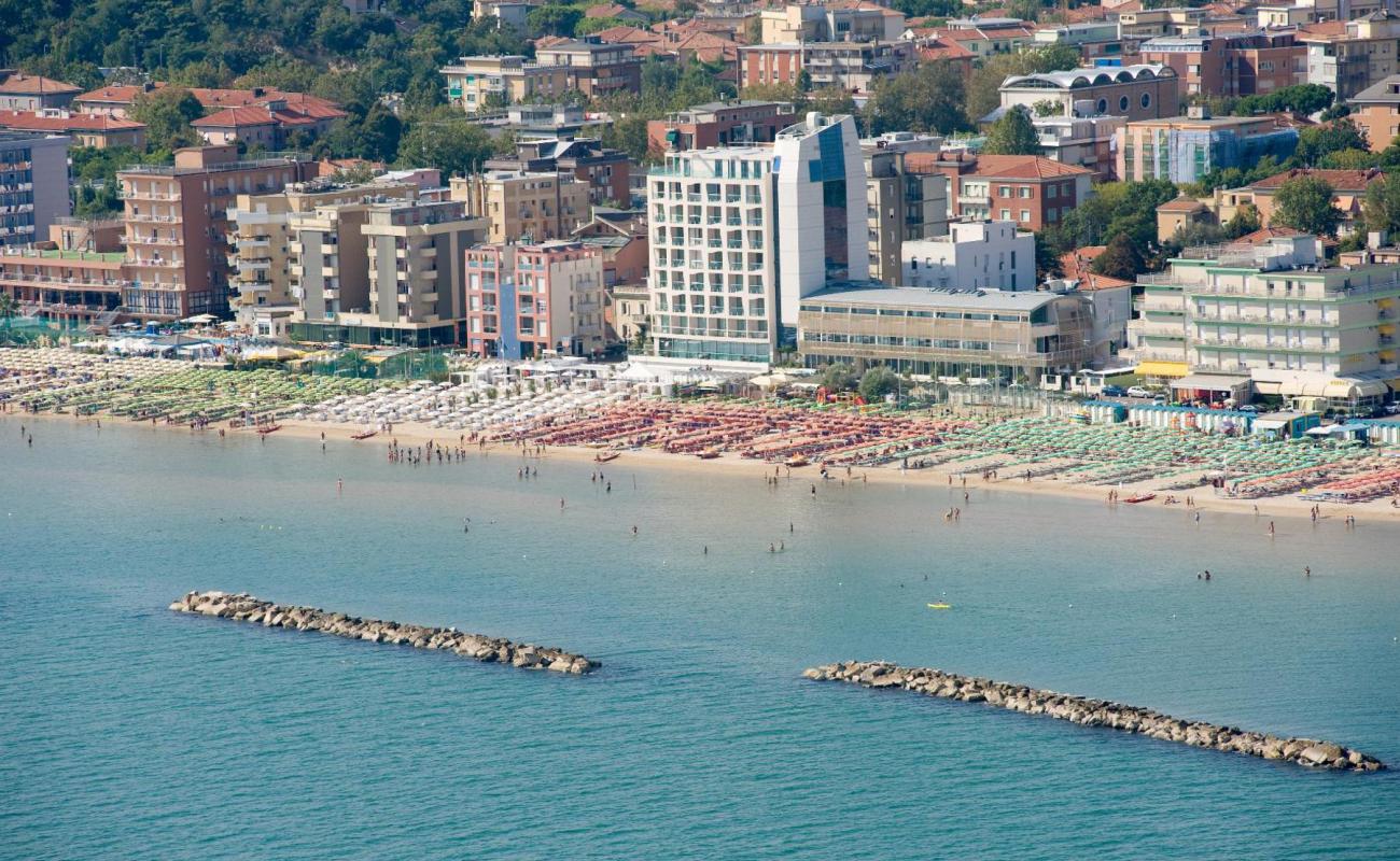 Foto af Pesaro beach med lys fint sand overflade