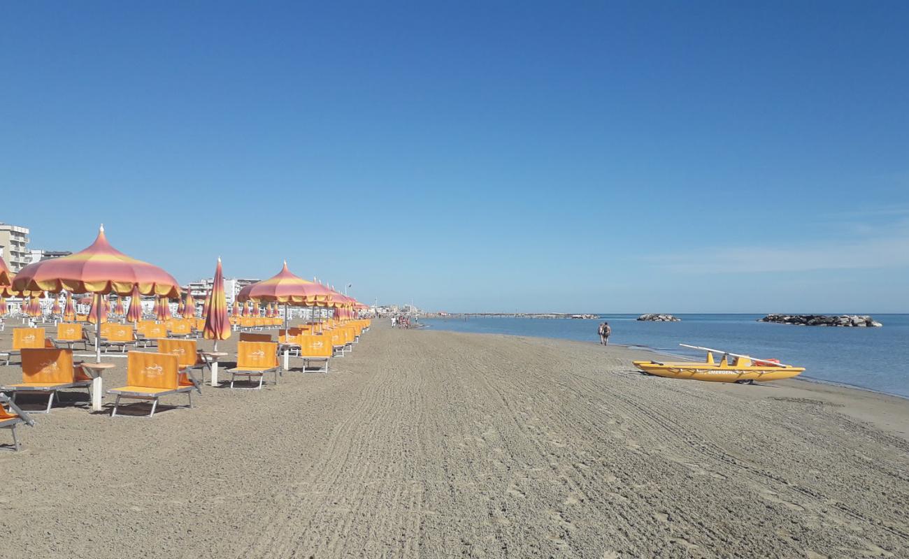 Foto af Torre pedrera beach med lys fint sand overflade