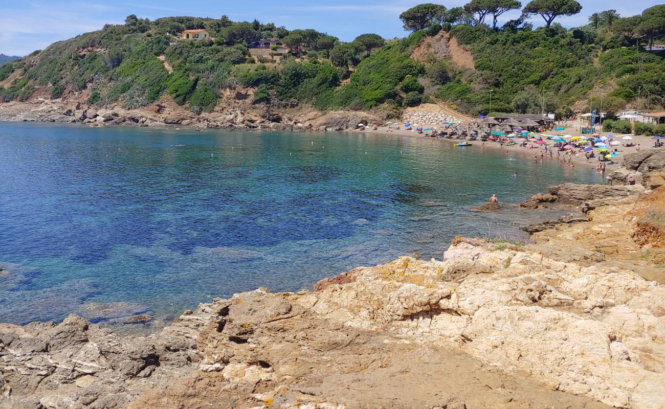 Foto af Reale-Porto Azzurro med grå fin sten overflade