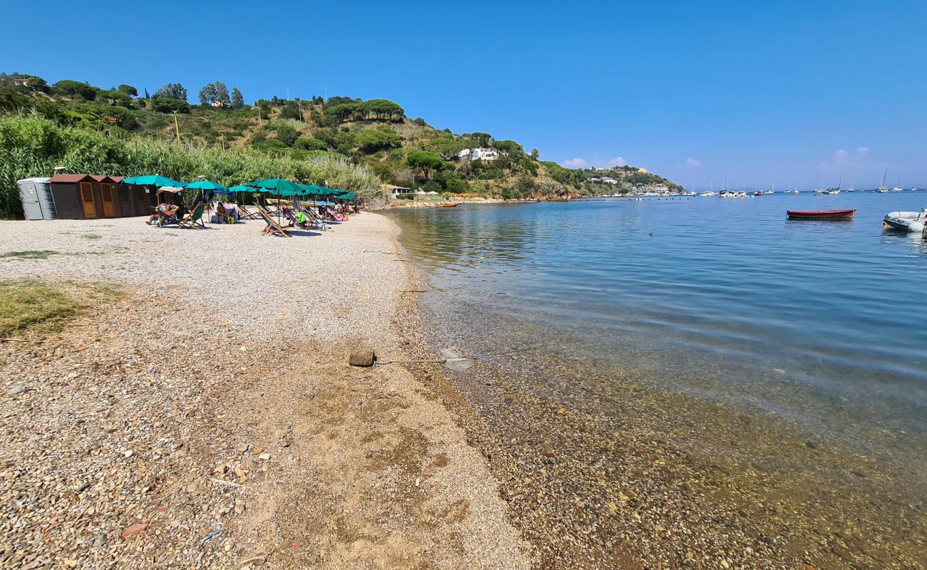 Foto af Mola beach med grå sten overflade