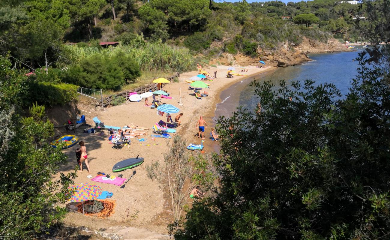 Foto af Ferrato beach med let fin sten overflade