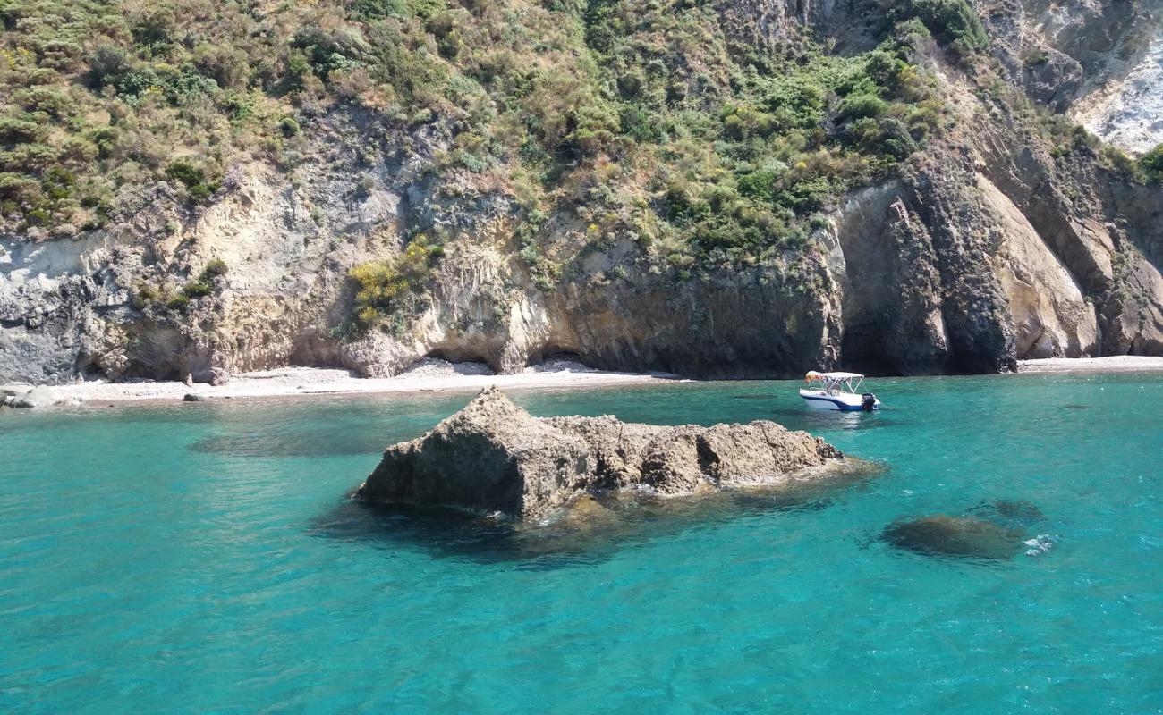 Foto af Spiaggia di Vricci med hvid sten overflade