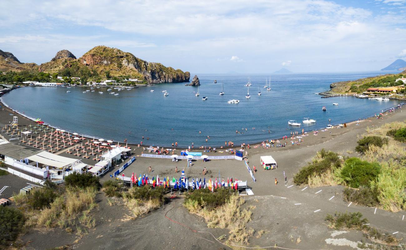 Foto af Black Sands beach med sort sand overflade