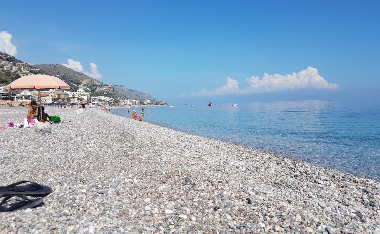 Foto af Letojanni Strand med let sten overflade