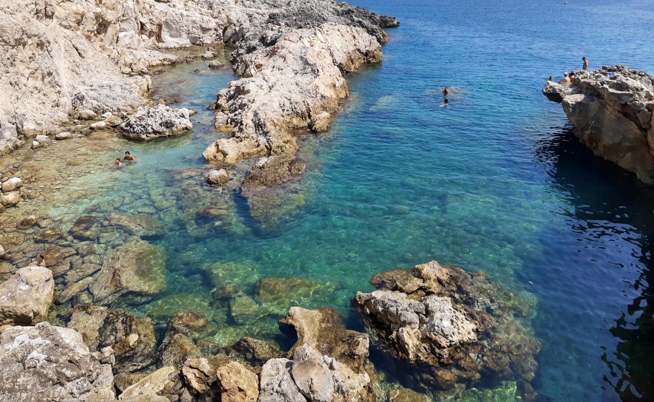 Foto af Lido Cala Zaffiro med sten overflade