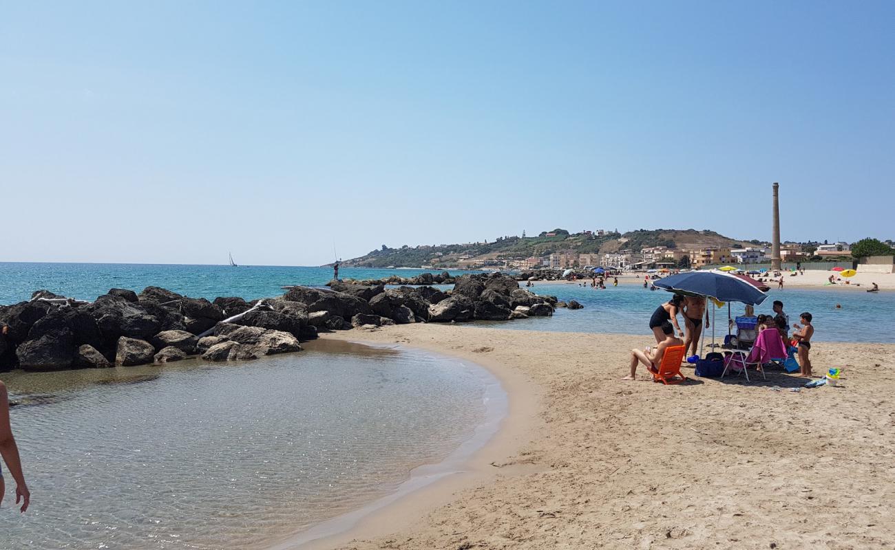 Foto af Tonnara beach med lys fint sand overflade