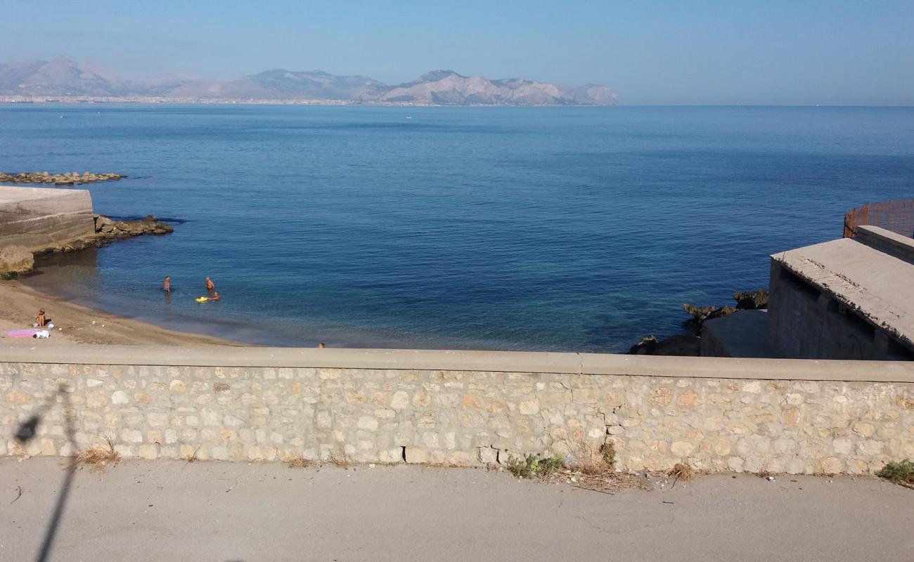 Foto af Aspra pier beach med grå fin sten overflade