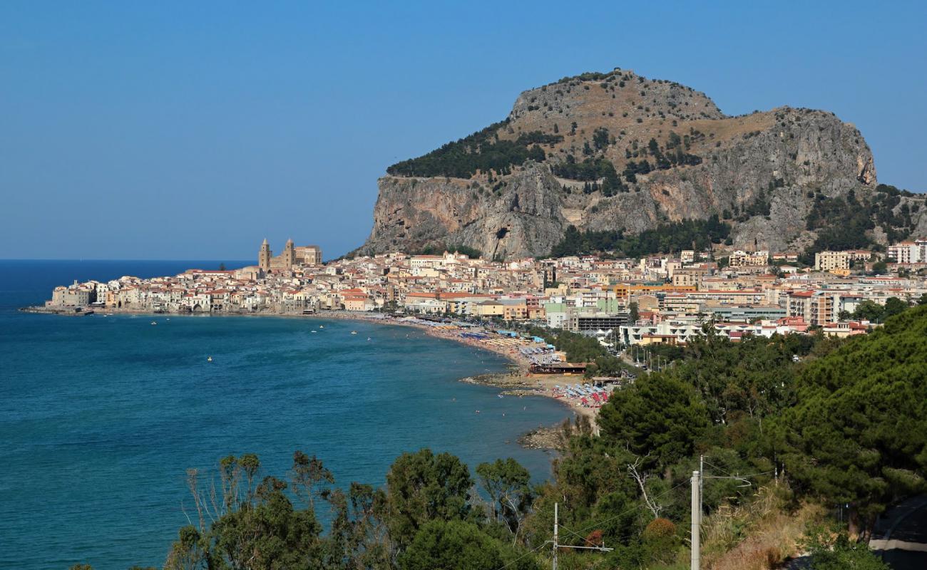 Foto af Cefalu Strand med lys sand overflade