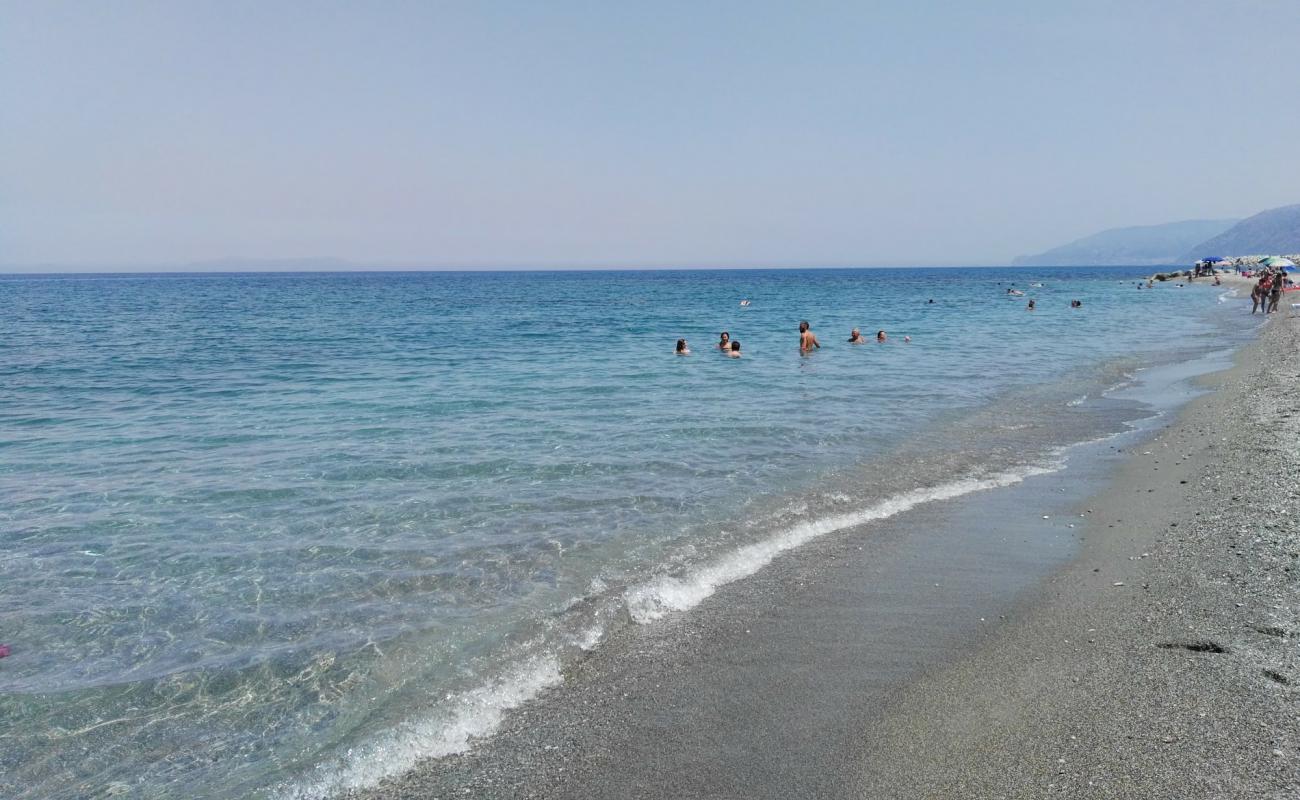 Foto af Spiaggia di San Gregorio med let sten overflade