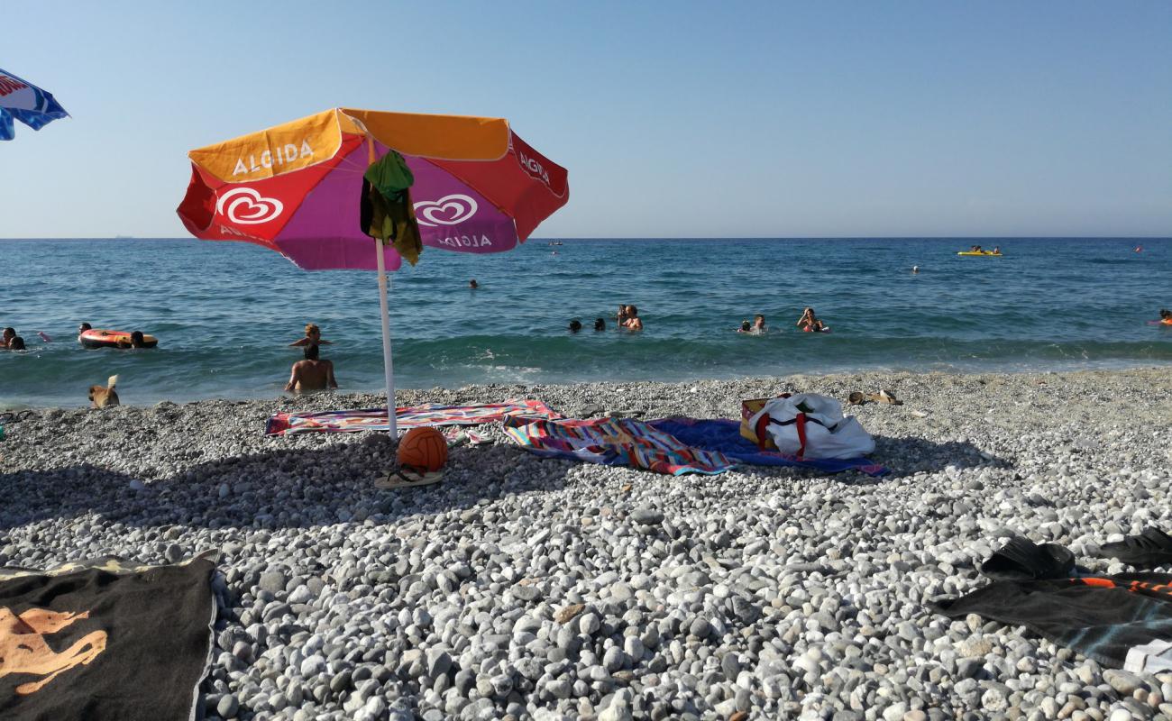 Foto af Venetico Marina beach med grå sten overflade