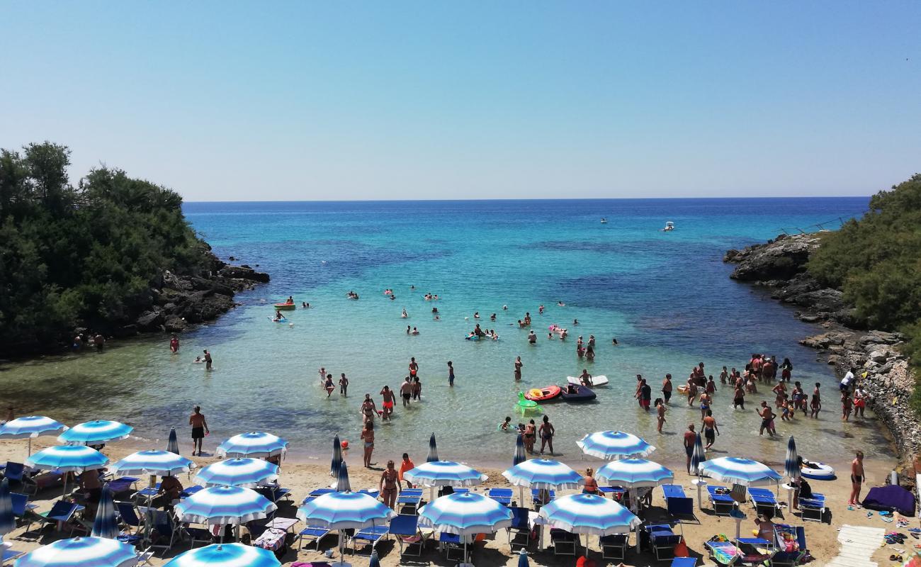 Foto af Mon Reve Hotel beach med brunt sand overflade