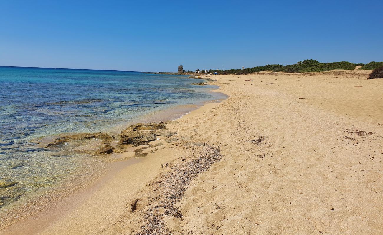 Foto af Spiaggia di Punta Cacata med lys sand overflade