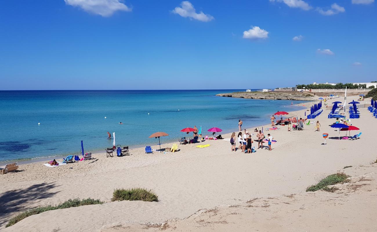 Foto af Cesareo beach med lys sand overflade