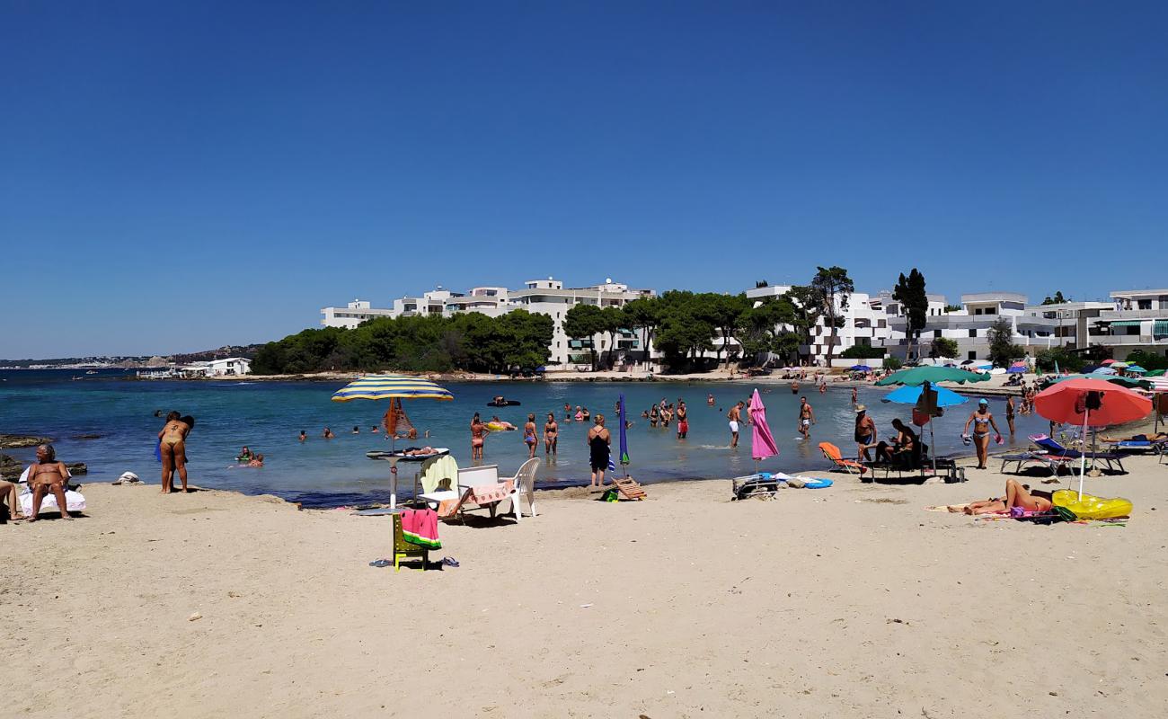 Foto af Lido Torre beach med lys sand overflade