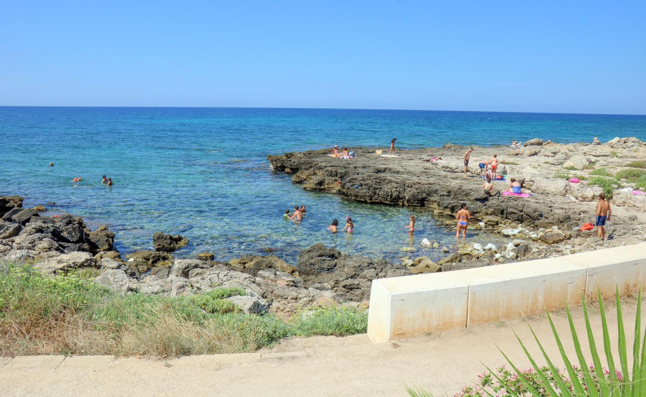 Foto af Jinetto beach med sten overflade