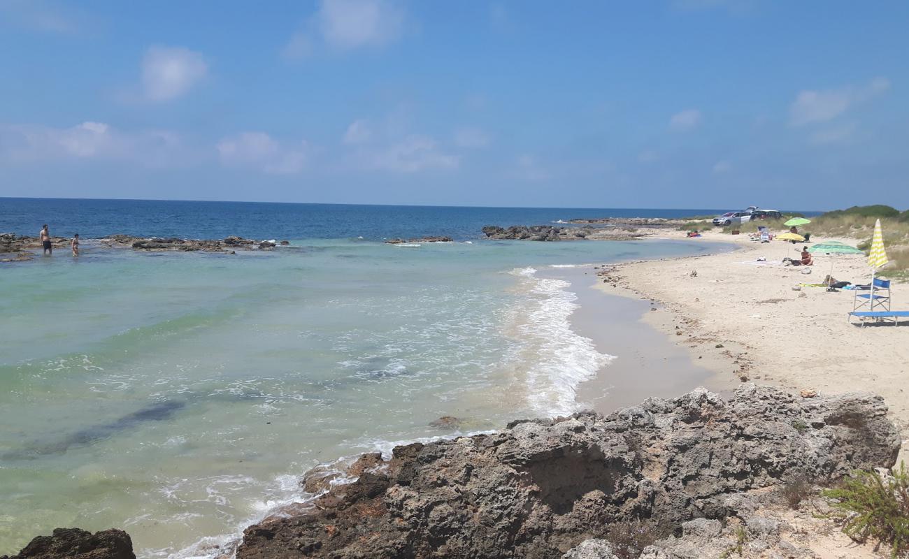 Foto af Spiaggia calette di salve med lys fint sand overflade