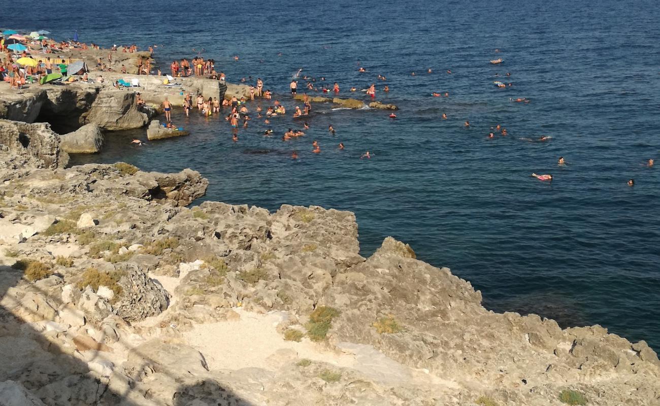 Foto af Spiaggia delle Agavi med sten overflade