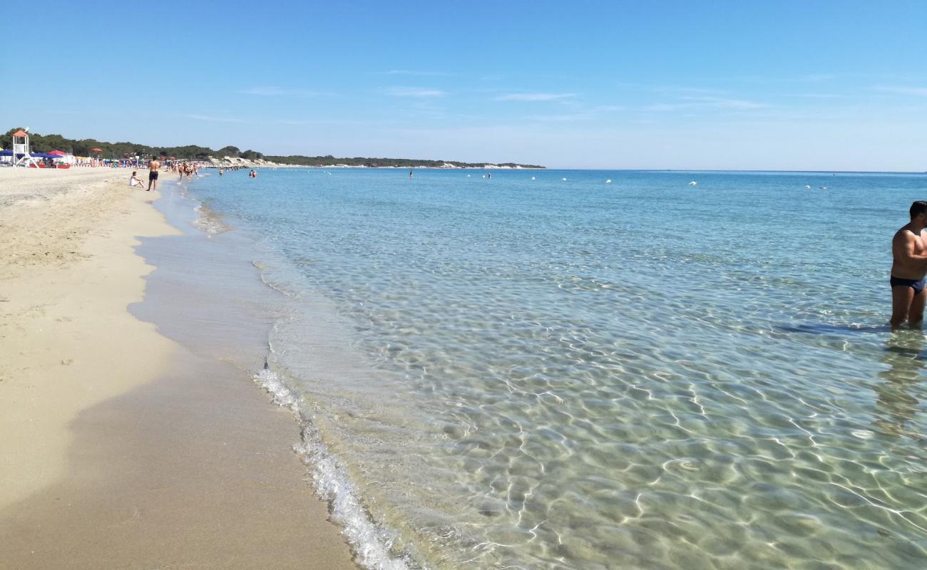 Foto af Spiaggia Alimini med lys fint sand overflade