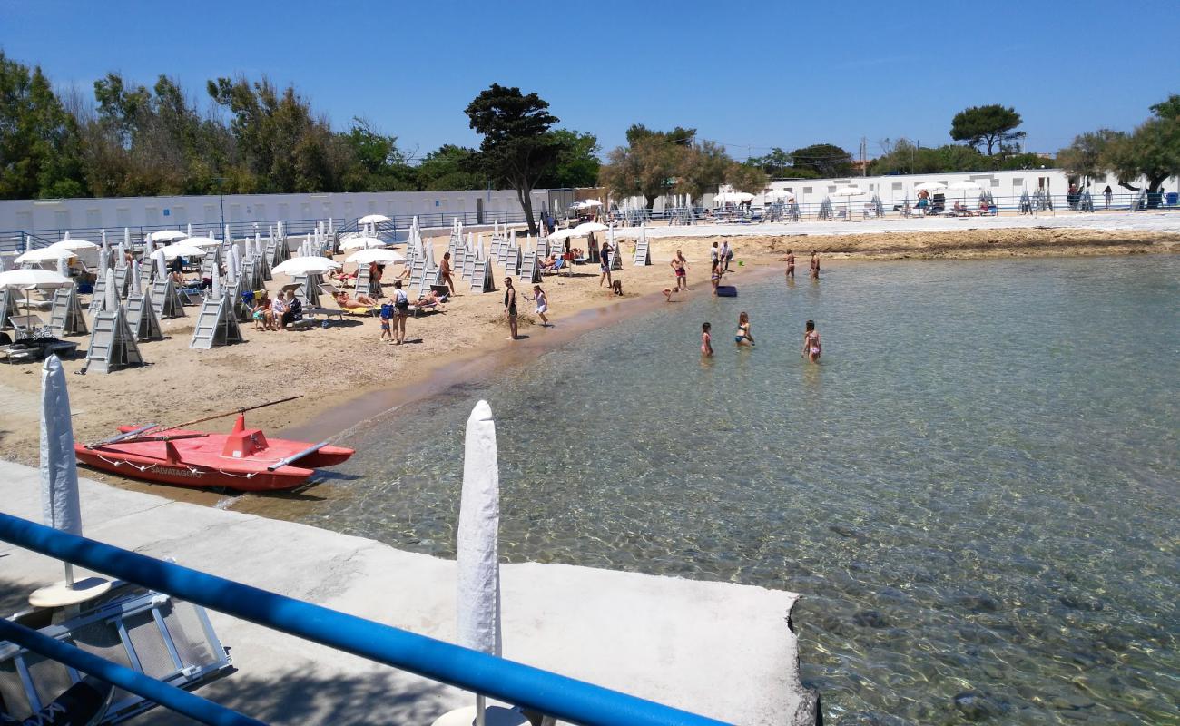 Foto af Police beach-Resort med lys fint sand overflade