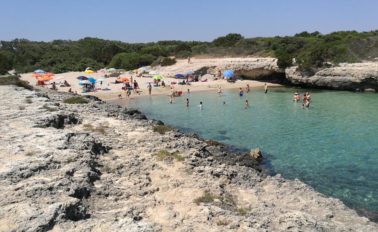 Foto af Spiaggia di Torre Pozzelle med lys sand overflade