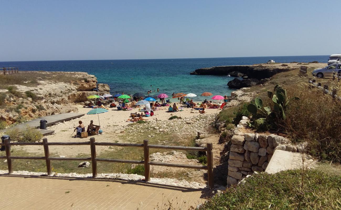 Foto af Cala Monaci beach med lys sand overflade