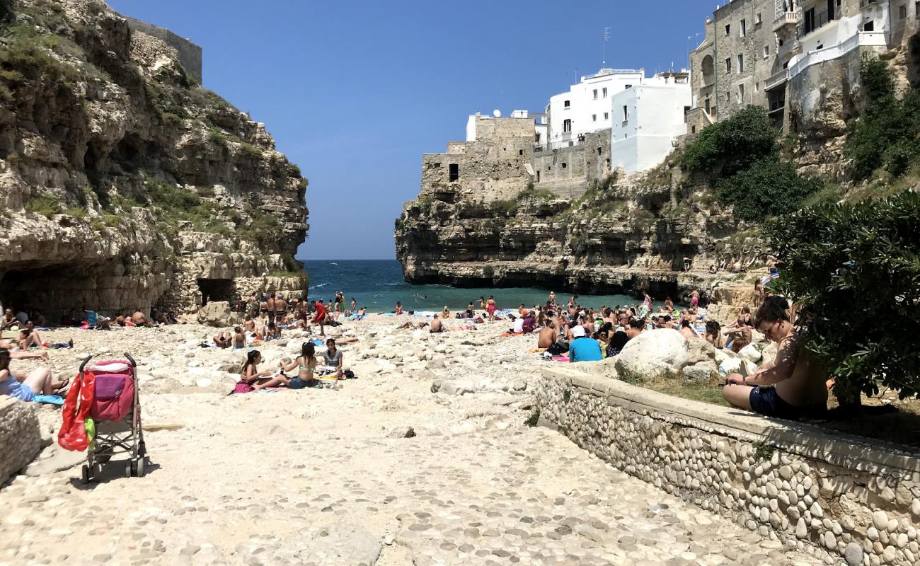 Foto af Lama Monachile beach med let sten overflade