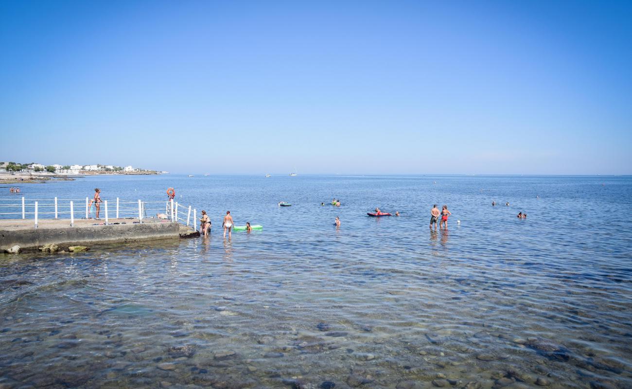 Foto af Lido inmaredentro beach med betonovertræk overflade