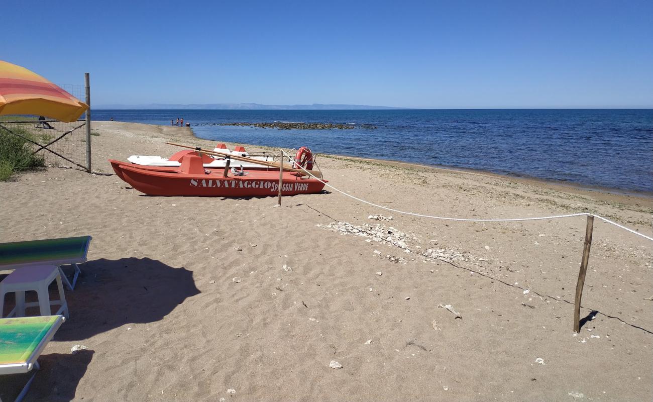 Foto af Ariscianne beach med lys sand overflade