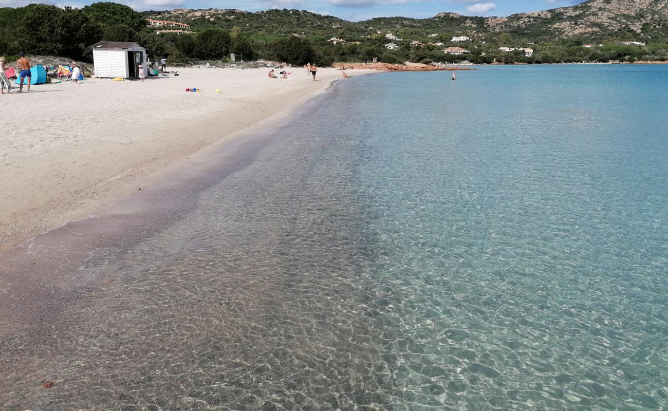 Foto af Porto Istana Stranden med lys sand overflade