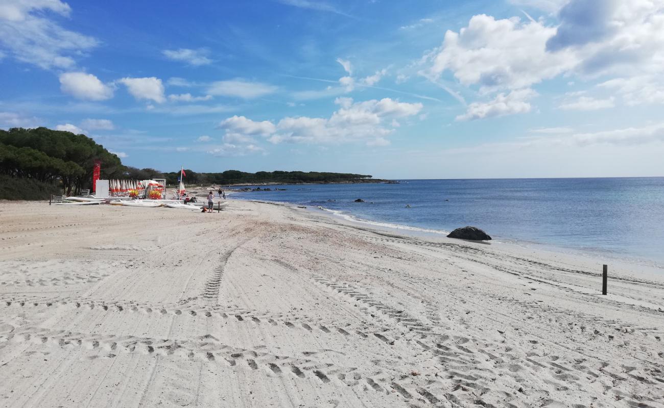 Foto af Spiaggia Li Cuppulati med lys fint sand overflade