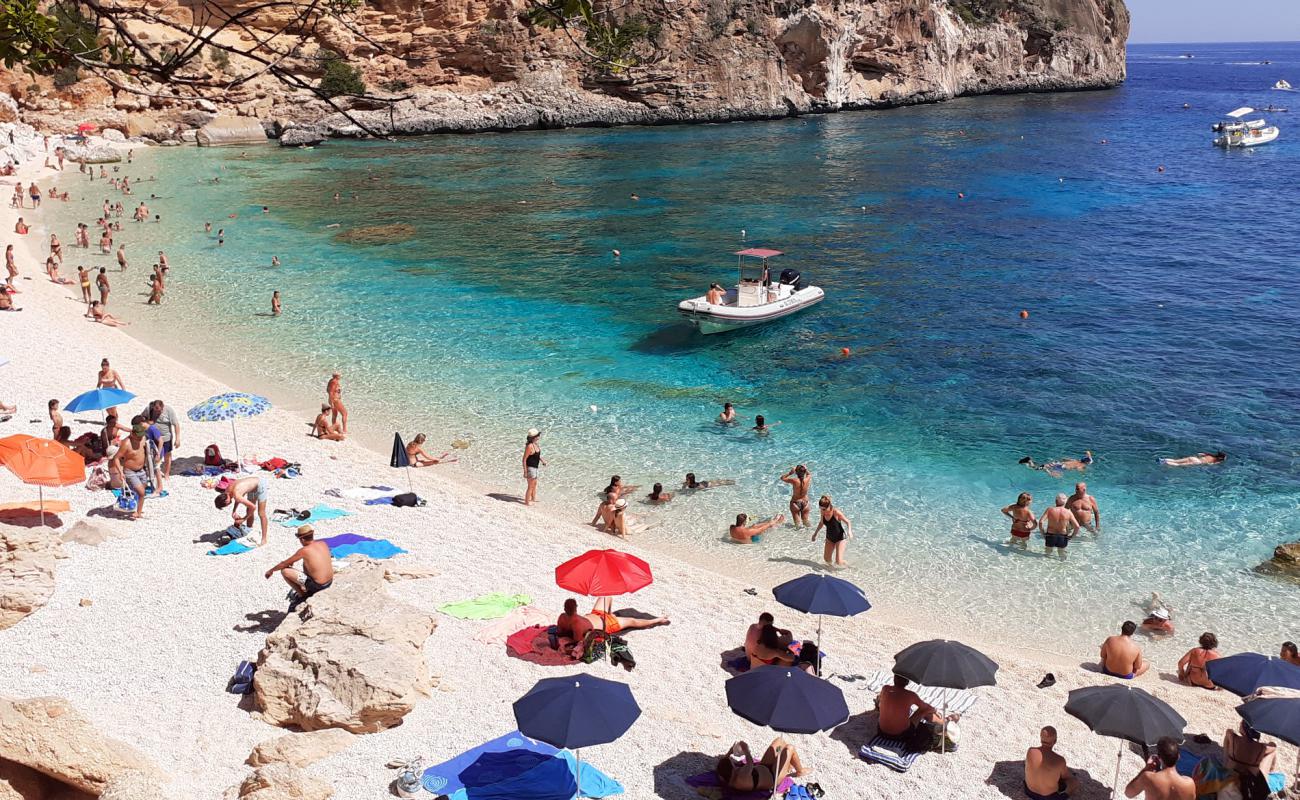 Foto af Spiaggia di Bilariccoro med hvid fin sten overflade