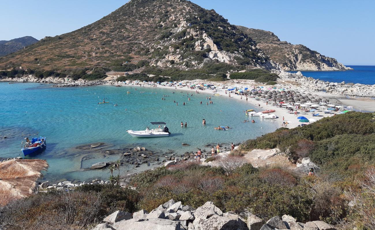 Foto af Punta Molentis Strand med hvidt fint sand overflade