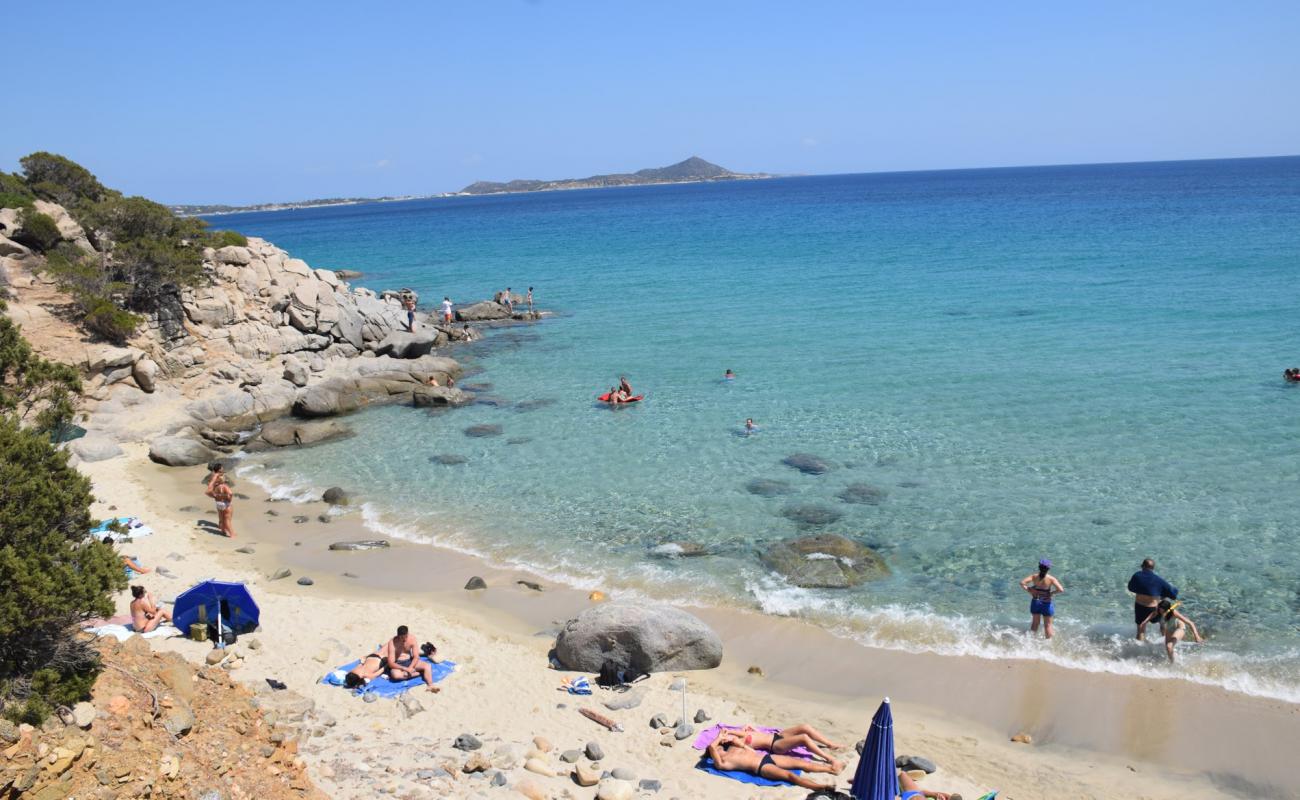 Foto af Spiaggia Is Piscadeddus med lys fint sand overflade