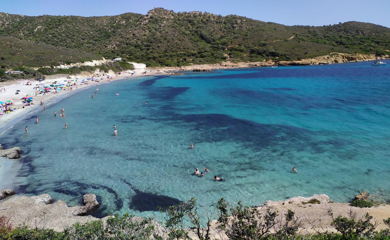 Foto af Spiaggia di Piscinni med lys fint sand overflade