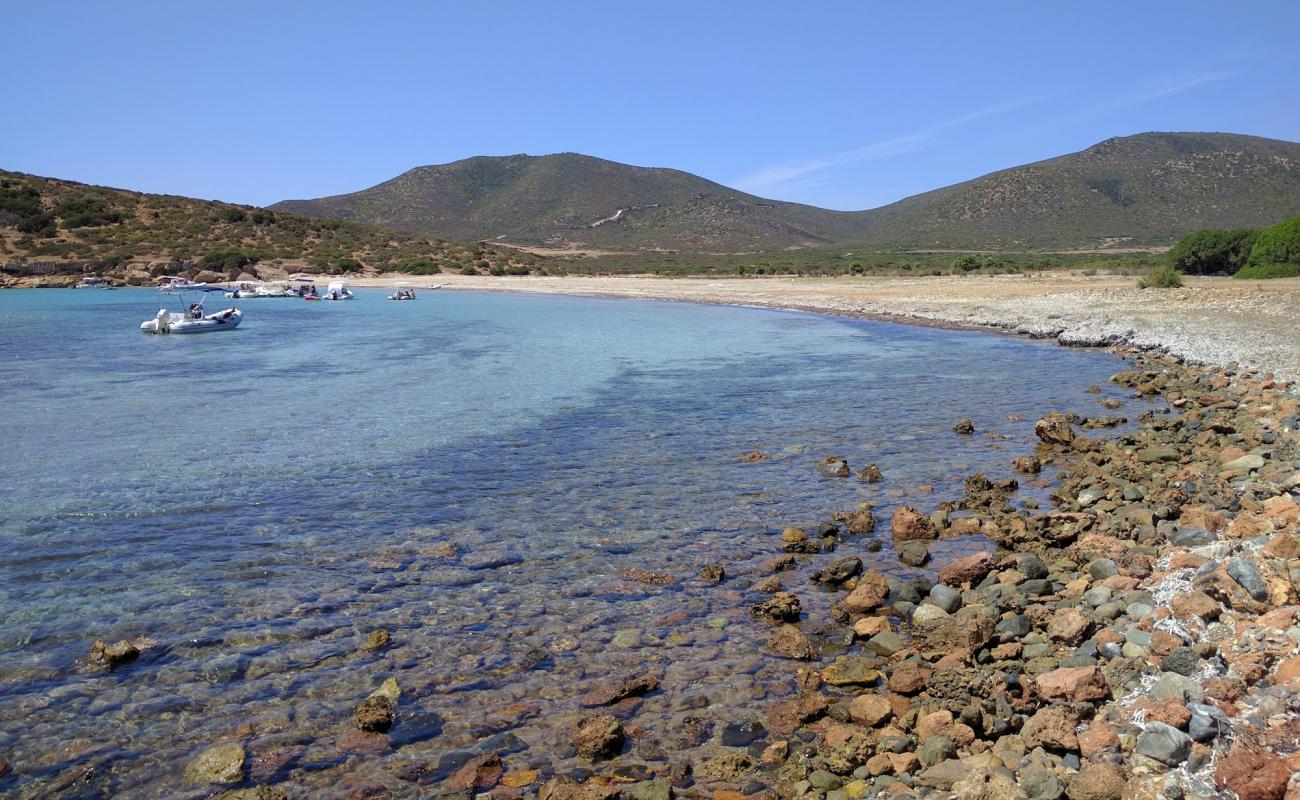 Foto af Port Shield beach med lys fint sand overflade