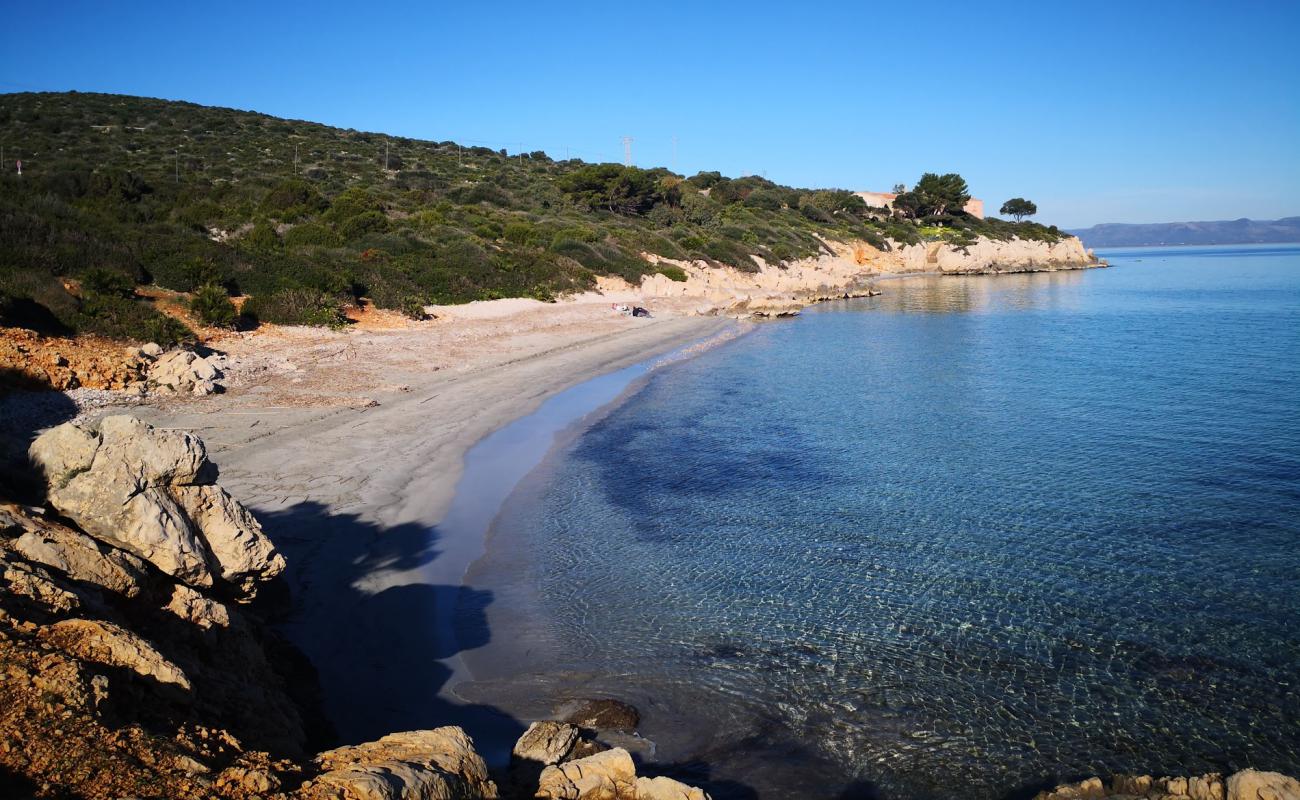 Foto af Portixeddu beach med let sand og småsten overflade