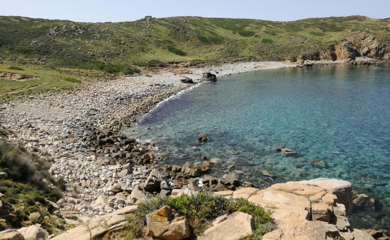 Foto af Cala is Tramatzus med let sten overflade